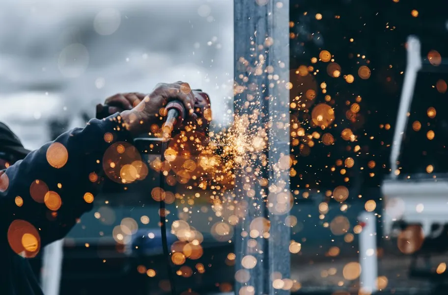 Indústria brasileira desacelera e CNI prevê ‘âncora pesada’ até 2027