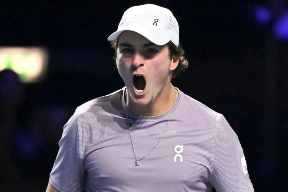 João Fonseca vence Thiago Monteiro e avança no Rio Open