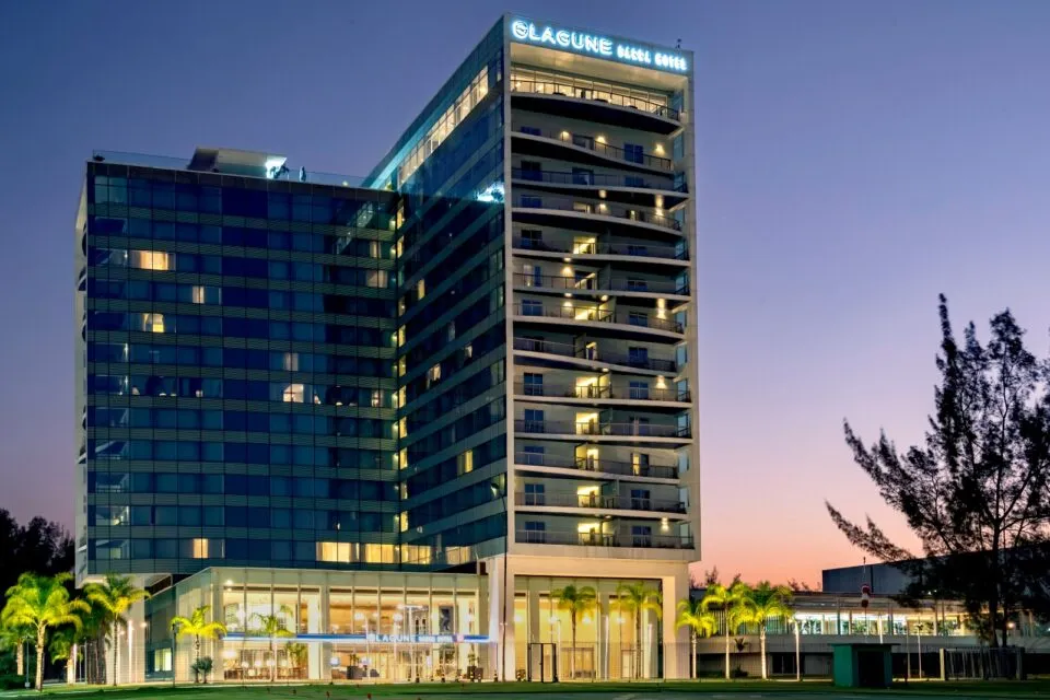 Lagune Barra oferece desconto e transfer para shows na Farmasi Arena em 2026