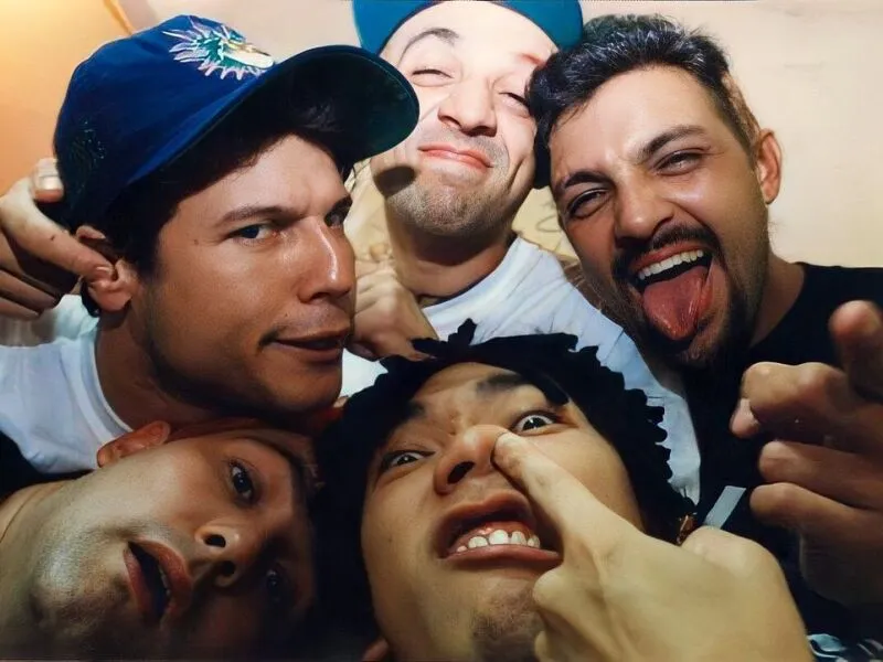 “Mamonas Assassinas”: Memorial terá árvores com cinzas, totens digitais e espaço gratuito para fãs