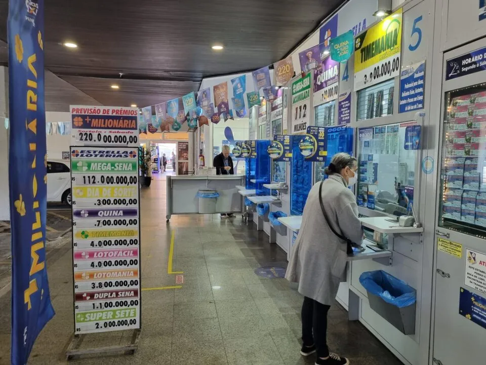 Mega-sena acumula novamente e prêmio principal vai para R$ 145 milhões