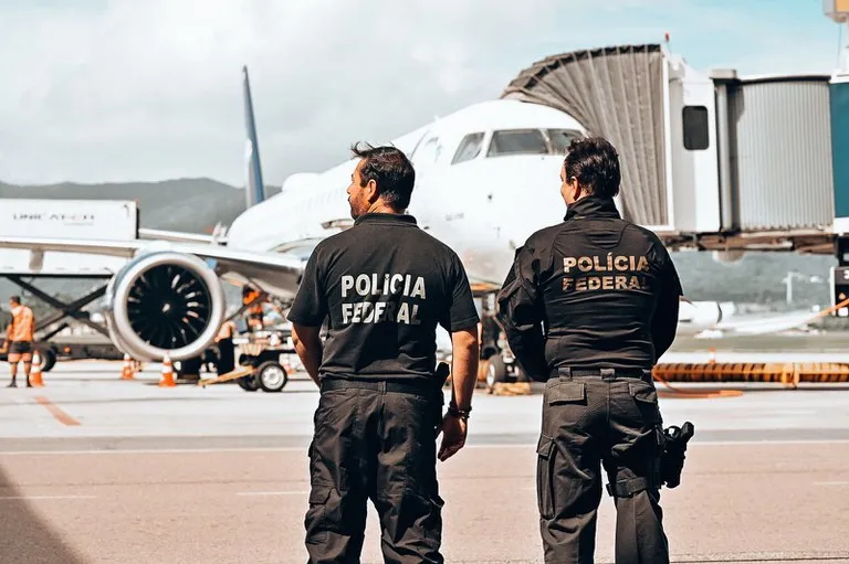 Passageiro é detido pela Polícia Federal após denúncia de constrangimento em aeronave
