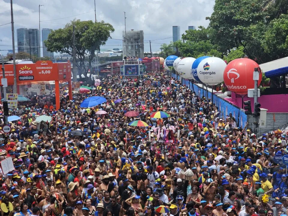 Pernambuco movimenta R$ 3,7 bilhões e atinge 98% de ocupação no Carnaval 2026