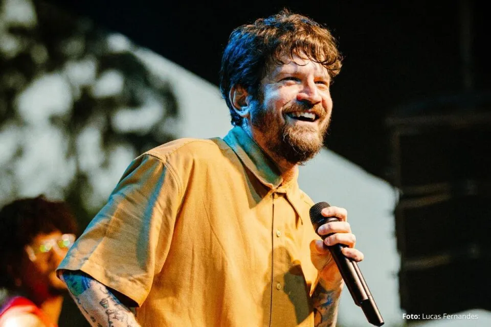 Saulo traz o projeto ‘Saulo, Som, Sol’ a Aracaju neste sábado, 7