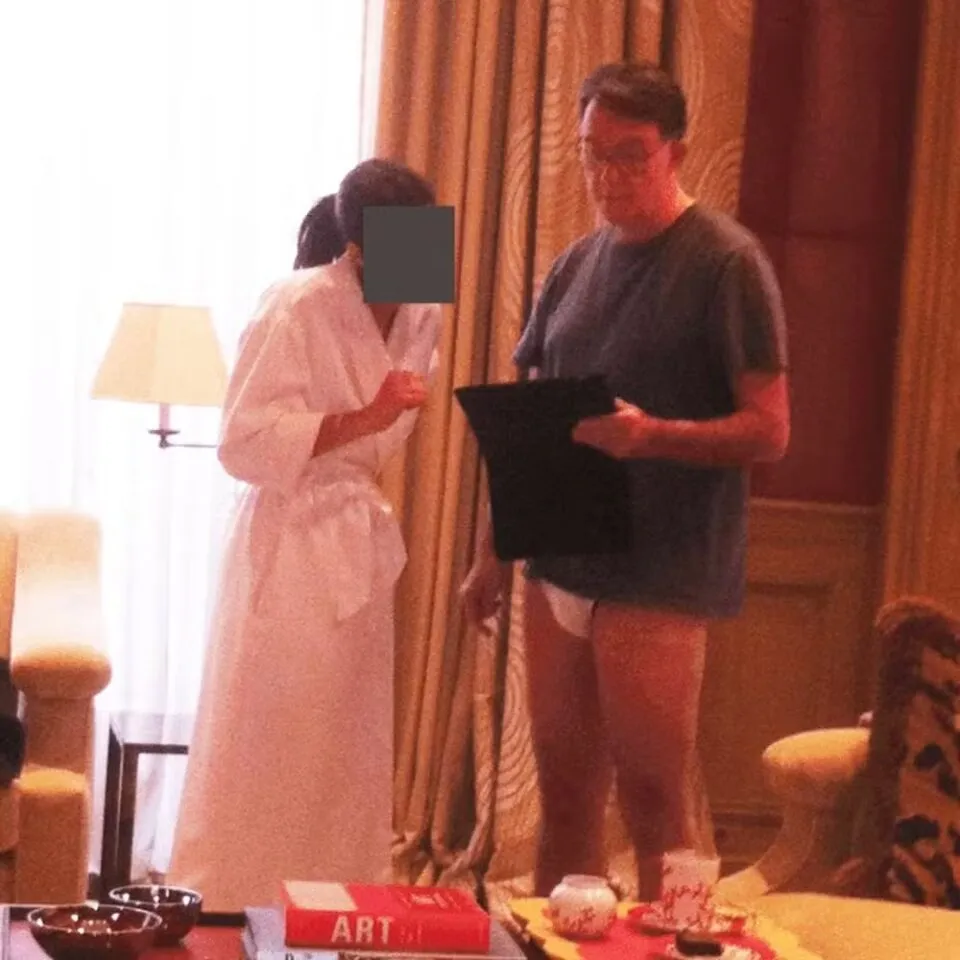 Vínculos com Epstein levam à renúncia de ex-embaixador do Reino Unido