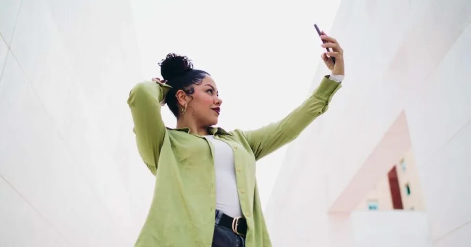 a transformação do estilo feminino na era digital