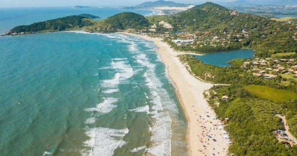 o que fazer na Praia do Rosa no verão