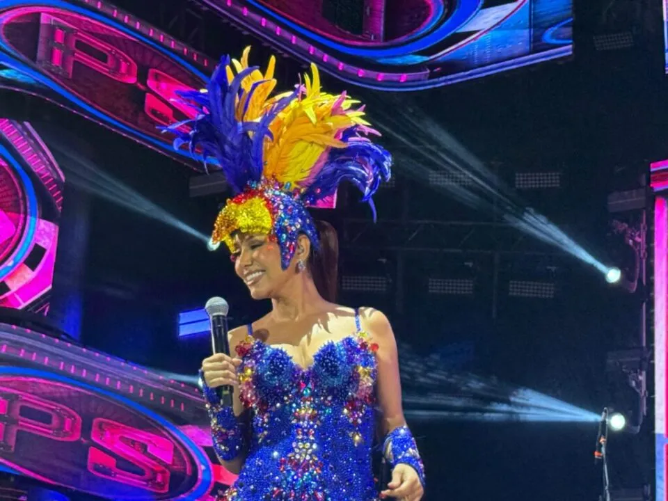 veja fotos do primeiro dia de programação no Marco Zero com diversos artistas