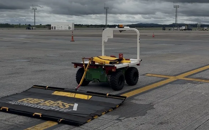 Aeroporto de Confins testa robôs para transporte de cargas e limpeza