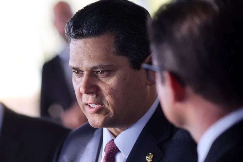 Alcolumbre nega acordo que ligaria CPI do Master ao PL da dosimetria