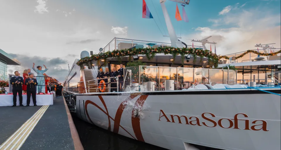 AmaWaterways batiza AmaSofia no Reno durante evento com 1.200 agentes