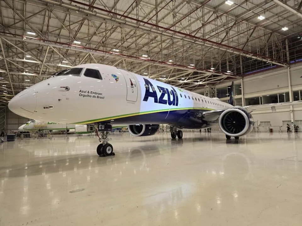 Azul recebe Embraer 195-E2 e avança na modernização