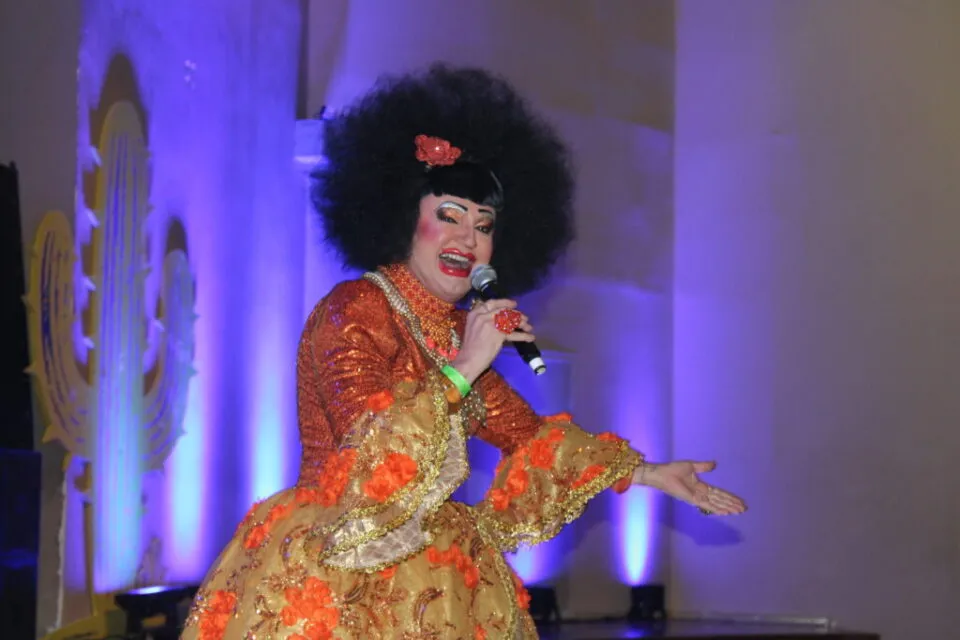 Ceará leva humor ao palco da convenção CVC 2026