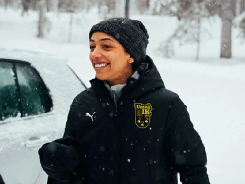 Cinebiografia de Marta divulga primeira imagem com Alice Carvalho, atriz de “O Agente Secreto”; veja