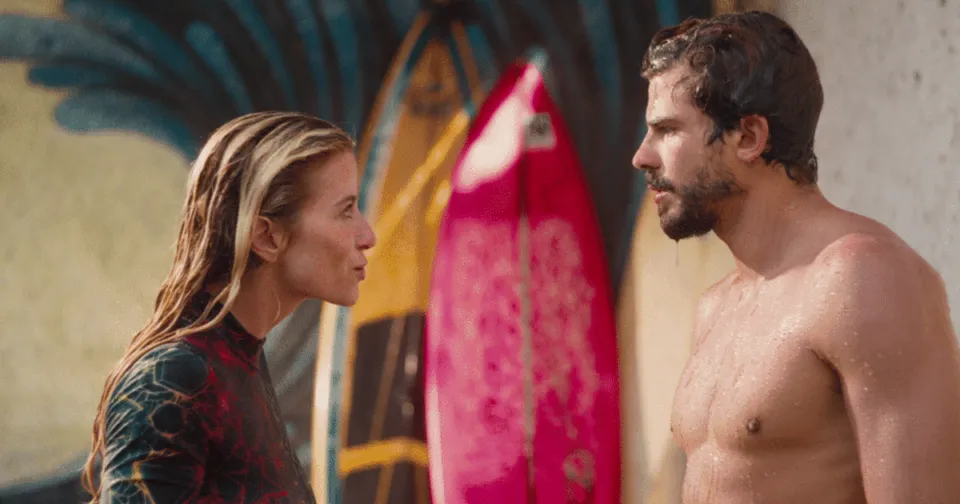 Comédia romântica “De Volta à Bahia” traz romance e surfe