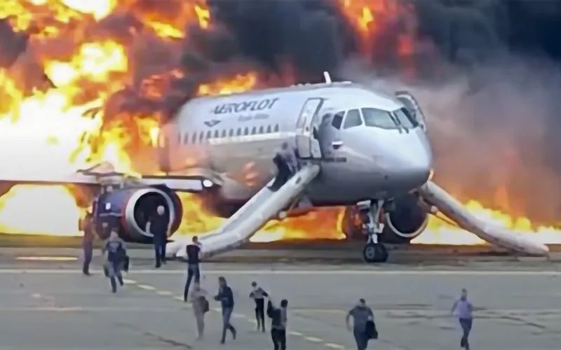 Como tripulações decidem evacuar aviões