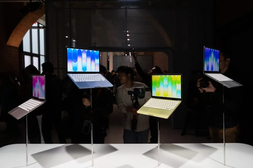 Custo-benefício? Apple lança mais baratos MacBook Neo e iPhone 17e; conheça