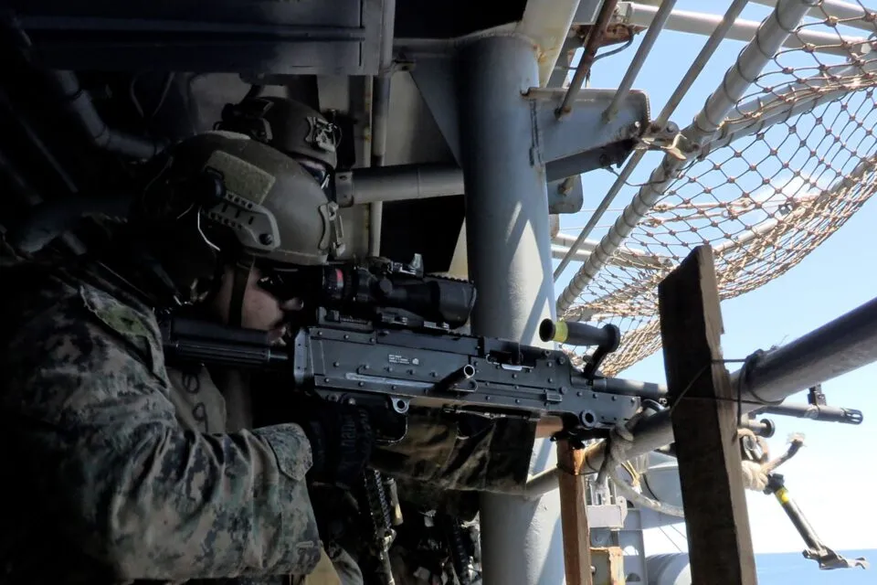 EUA estudam opções de operação terrestre no Irã, que pode durar semanas