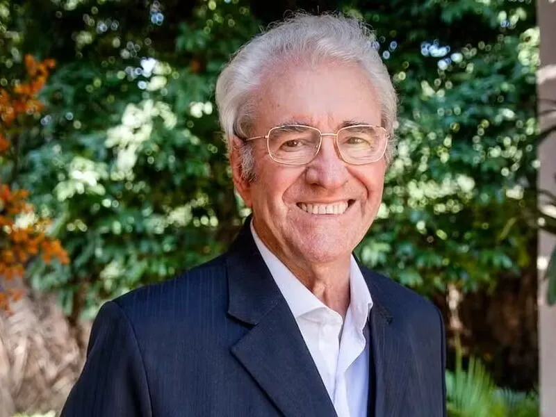 Enterro do ator Juca de Oliveira reúne famosos e familiares em São Paulo