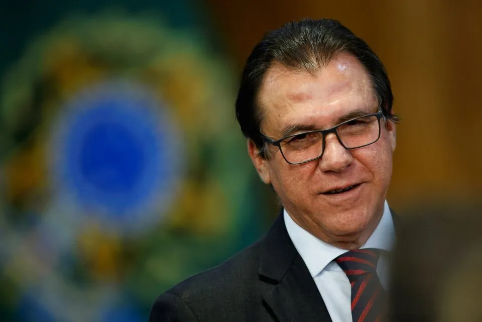 Entregador ‘não é empreendedor, é escravo’, diz ministro sobre regulação de apps