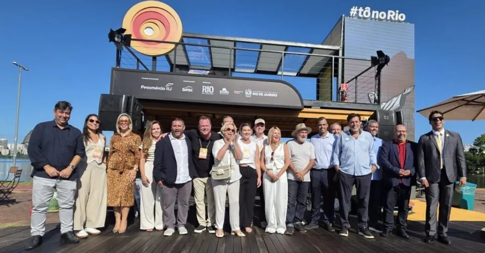 ExpoRio Turismo 2026 abre com anúncio de novos parques, recorde de turistas e foco no interior do RJ