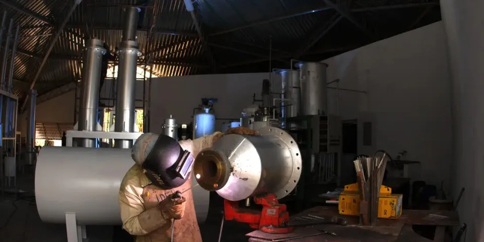 Faturamento da indústria sobe 2,3% em janeiro, mas está abaixo de 2025