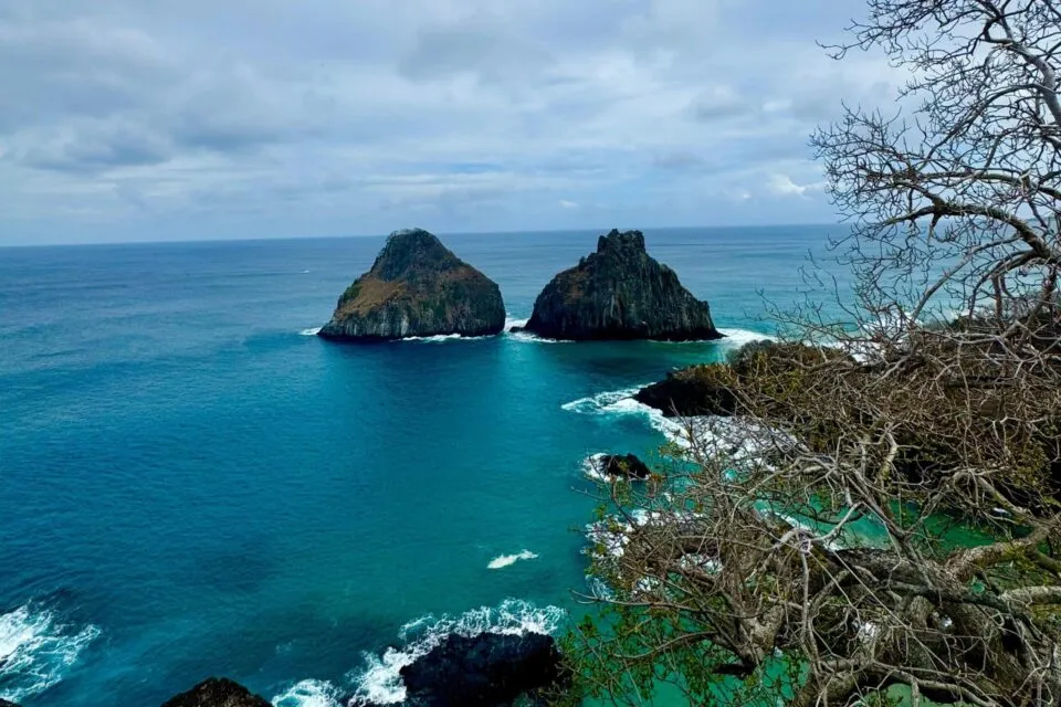 Fernando de Noronha amplia calendário 2026 e mira 20% de turistas estrangeiros