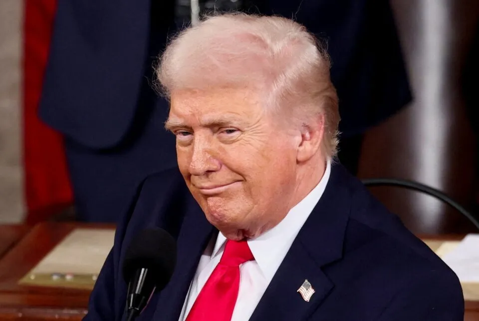 Guerra no Irã impulsiona gasolina nos EUA e vira desafio político para Trump