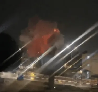 Irã ataca complexo nuclear em Israel com míssil em resposta a bombardeio em Natanz