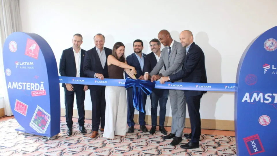 Latam inaugura voo para Amsterdã e dobra frequências antes da estreia
