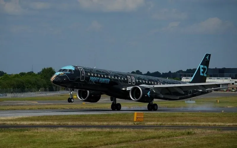 Lucro da Embraer cai 47% em 2025