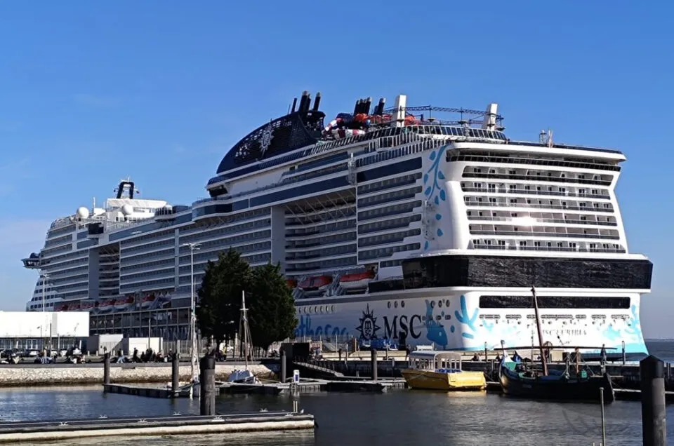 MSC Euribia permanece retido em Dubai após fechamento do espaço aéreo no Oriente Médio