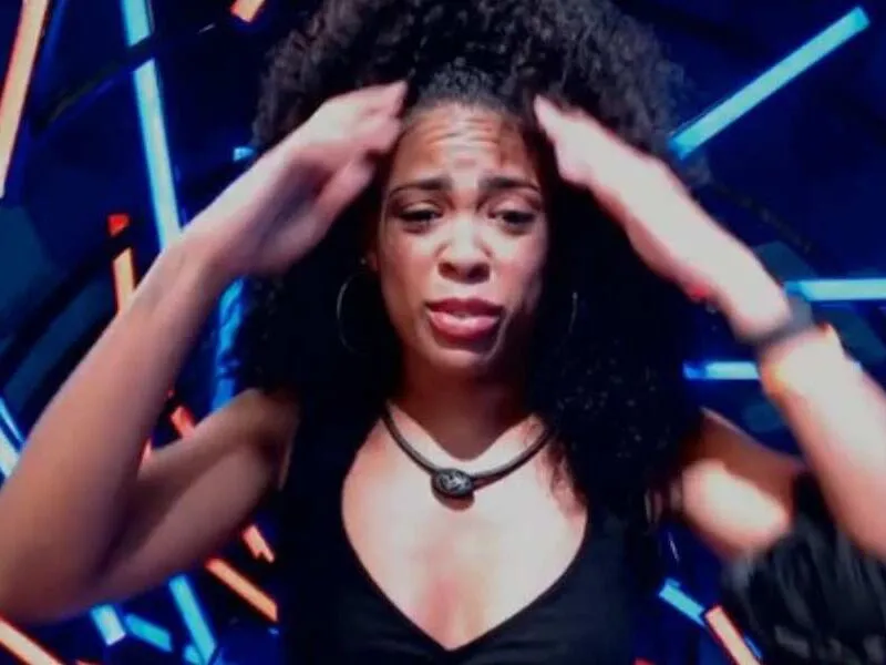 Marvvila descobre tumor na orelha e passa por cirurgia