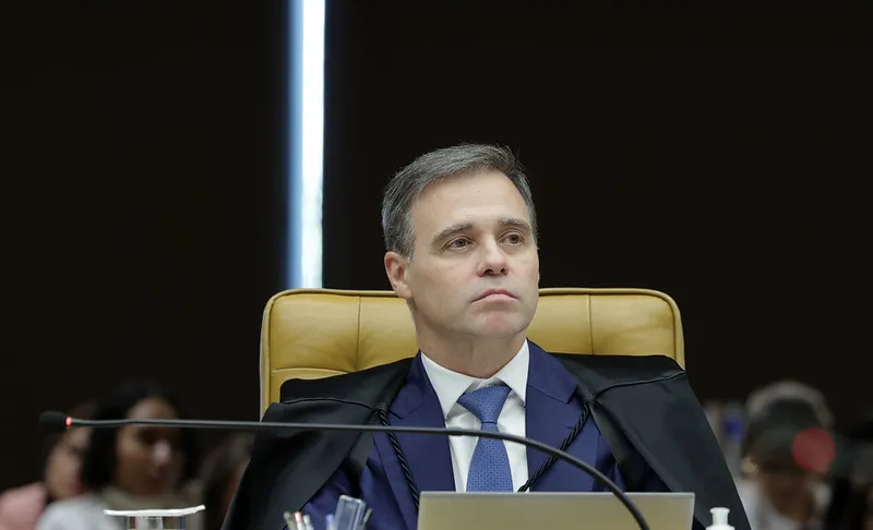 Mendonça manda retirar conteúdo do celular de Vorcaro da sala-cofre da CPI do INSS