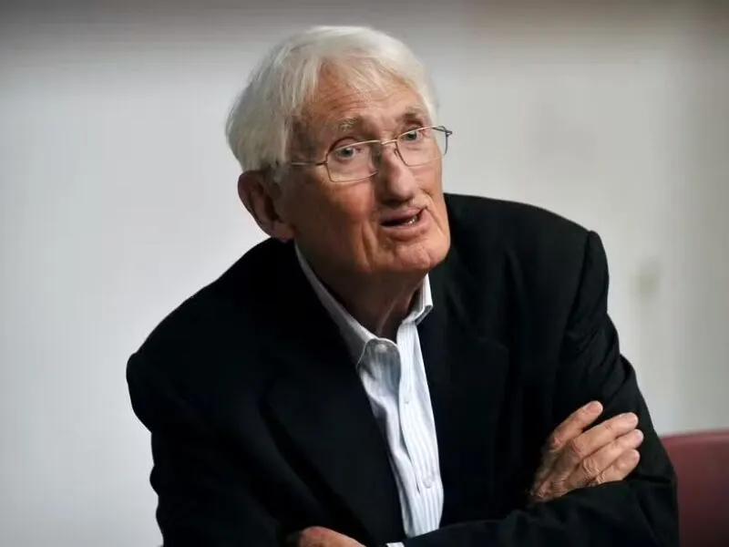 Morre o filósofo alemão Jürgen Habermas, aos 96 anos
