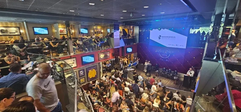 Paraná conecta 300 cidades em plataforma com IA e vira referência no turismo digital