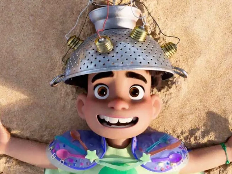 Pixar cortou trama LGBTQ de ‘Elio’ por temas que crianças ‘não estão prontas para ver’, diz diretor