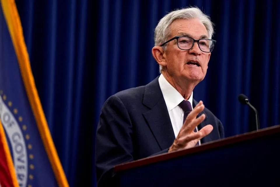 Powell defende independência do Fed ao elogiar Volcker por resistir a pressões
