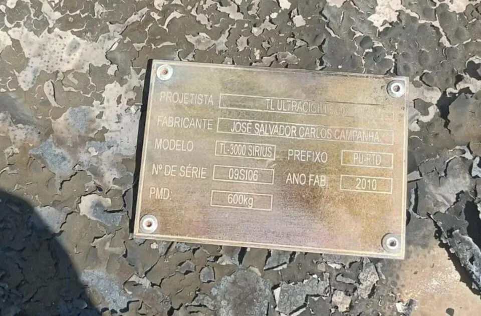 Queda de avião mata dois homens em área rural de Rio Claro (RJ)