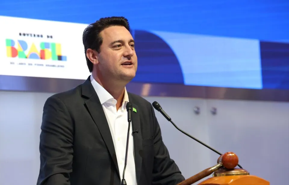 Ratinho Jr. desiste de disputar Presidência em 2026 e diz que cumprirá mandato no PR