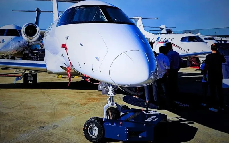 Rebocador elétrico pode reduzir custos e emissões na aviação de negócios