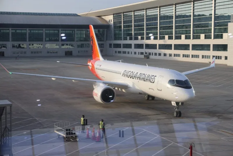 TAAG recebe sexto Airbus A220-300 e amplia capacidade para fortalecer voos regionais na África