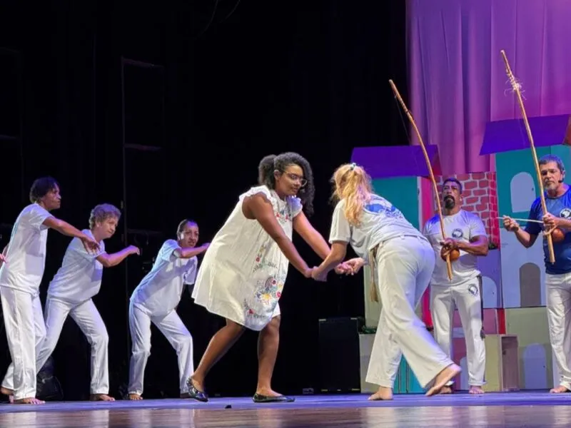 Teatro do Parque recebe espetáculo gratuito em celebração aos 10 anos do Compaz