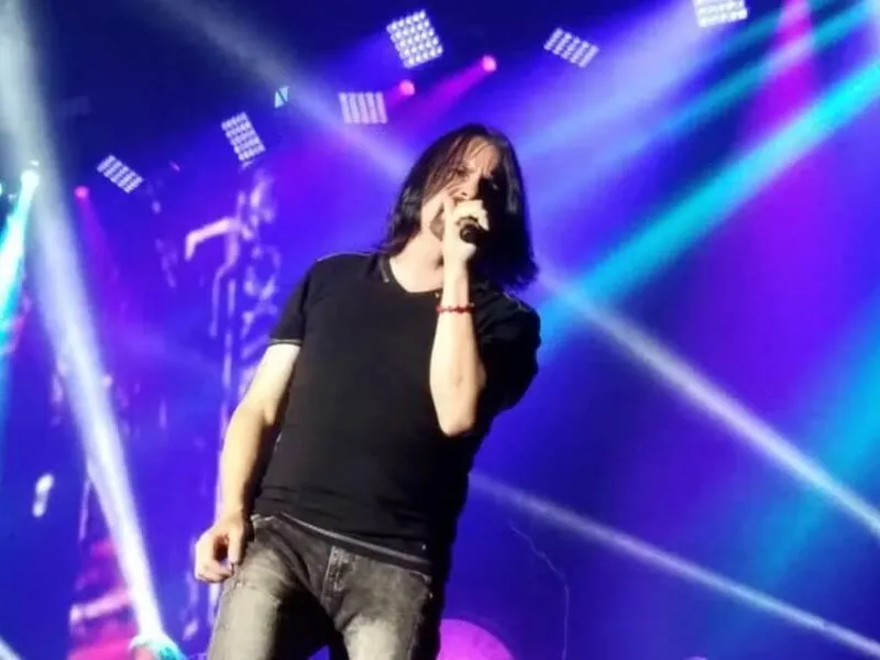 Tommy DeCarlo, vocalista do grupo Boston, morre aos 60 anos após câncer