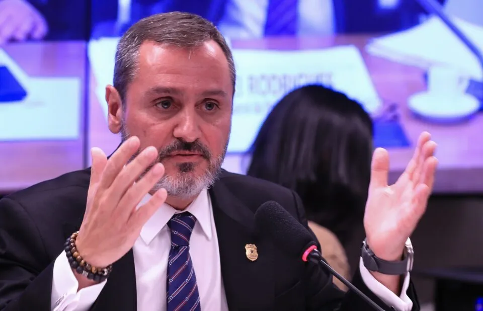 “Vamos investigar e não seremos intimidados”, diz diretor da PF sobre Banco Master