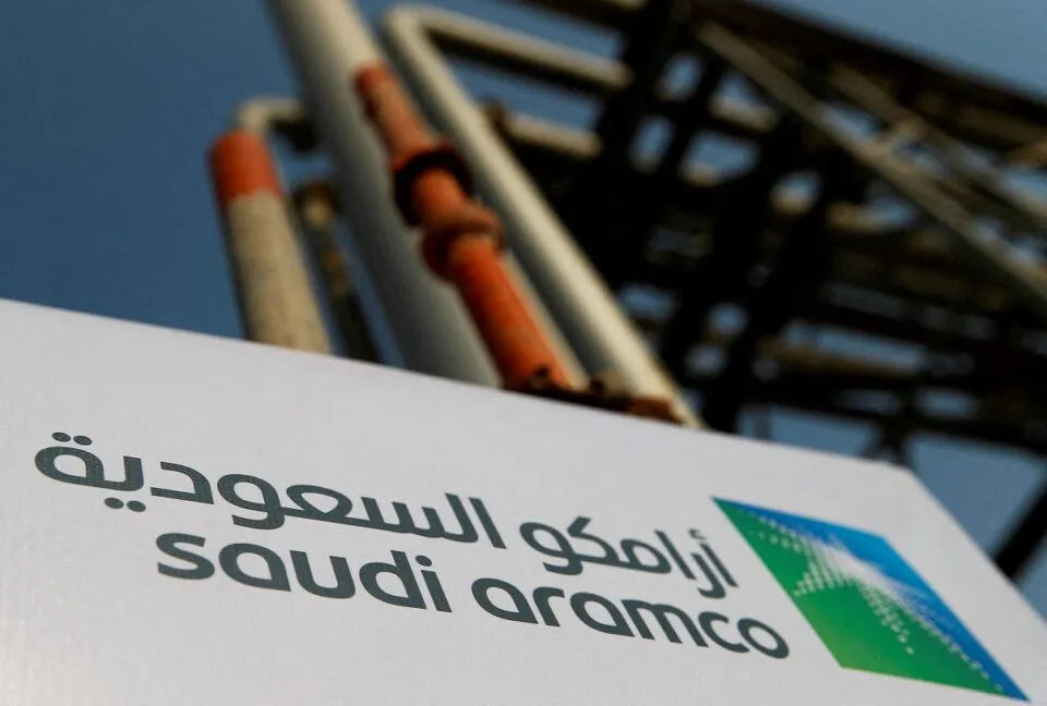 ataques interrompem refinaria da Saudi Aramco e data center da Amazon