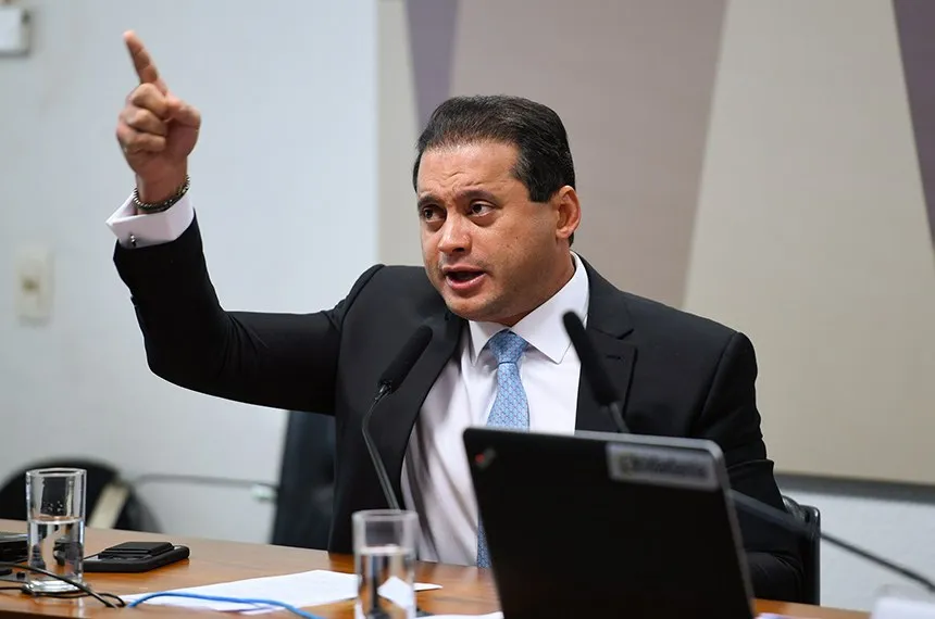 Alencar mantém Weverton Rocha, alvo da PF, como relator da sabatina de Messias ao STF