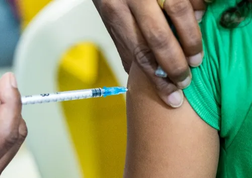 Aracaju amplia vacinação com postos em shoppings aos finais de semana durante abril