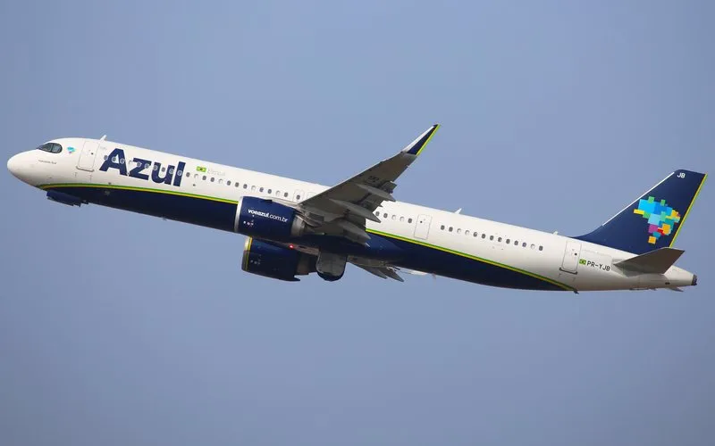 Azul lança vagas para estágio em mecânica de aeronaves