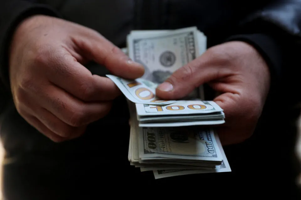 BC fará leilão de US$ 1 bi à vista e swap reverso simultâneos nesta sexta